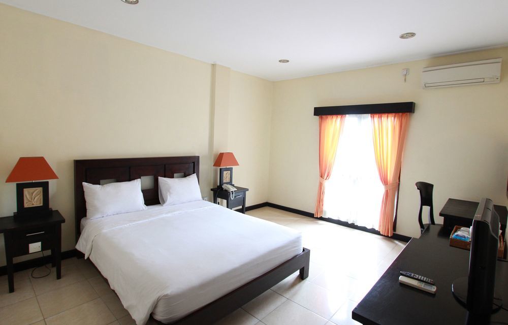 Hotel Intansari Denpasar Exterior foto